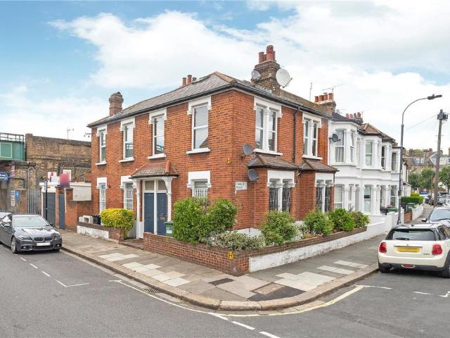 Flat for sale in Fulham, Greater London