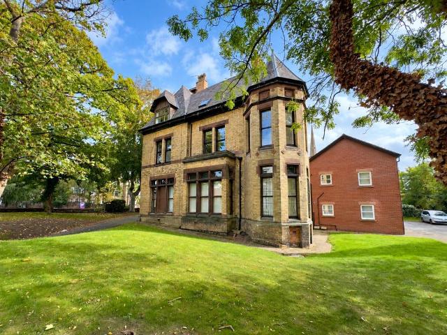 Flat for sale in Dingle, Liverpool