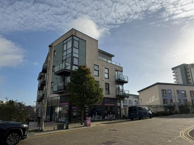 Flat for sale in SA1 Swansea Waterfront, Swansea