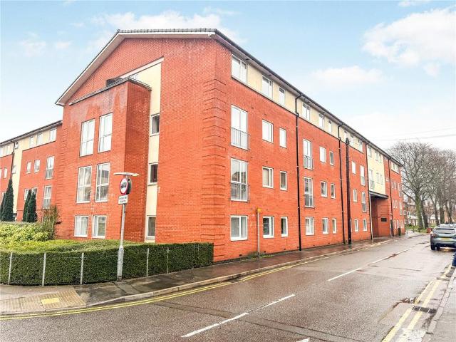 Flat for sale in Elmfield, Leicestershire