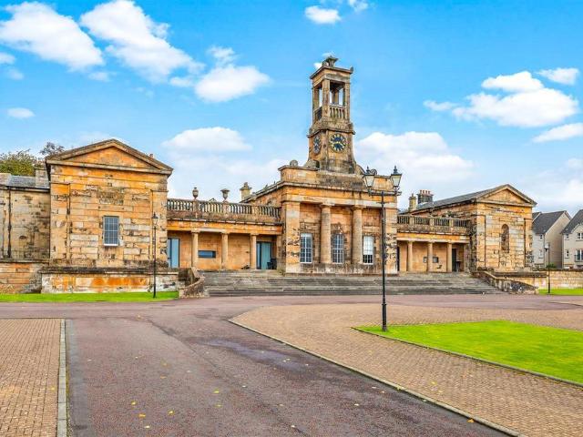 Flat for sale in Bathgate, West Lothian