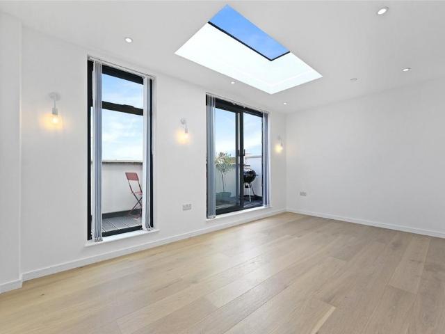 Flat for sale in Shepherd's Bush, Isle Of Man