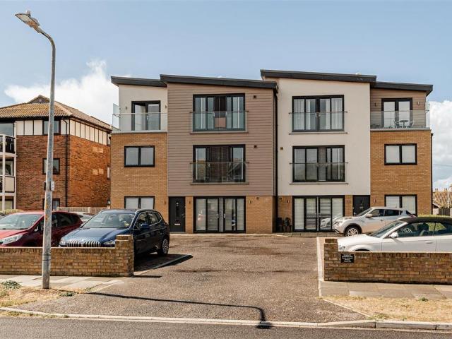 Flat for sale in Birchington, Acol