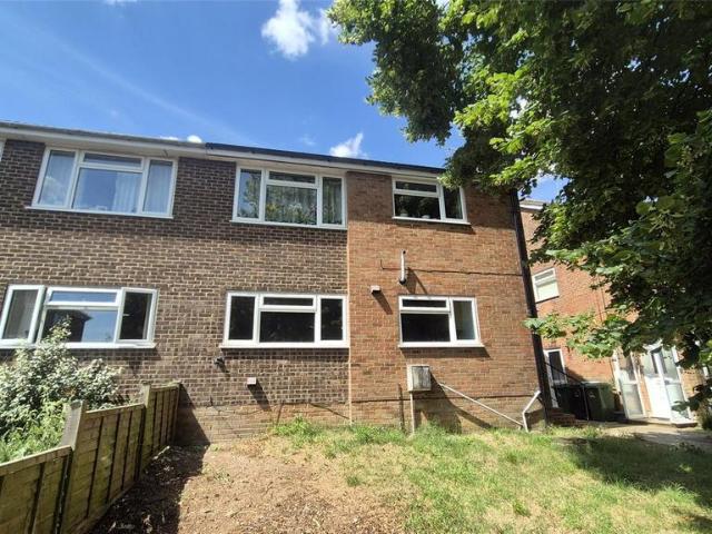 Flat for sale in Bolton Low Houses, Hampshire