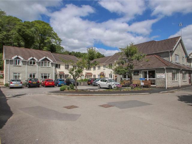 Flat for sale in Weir Quay, Devon