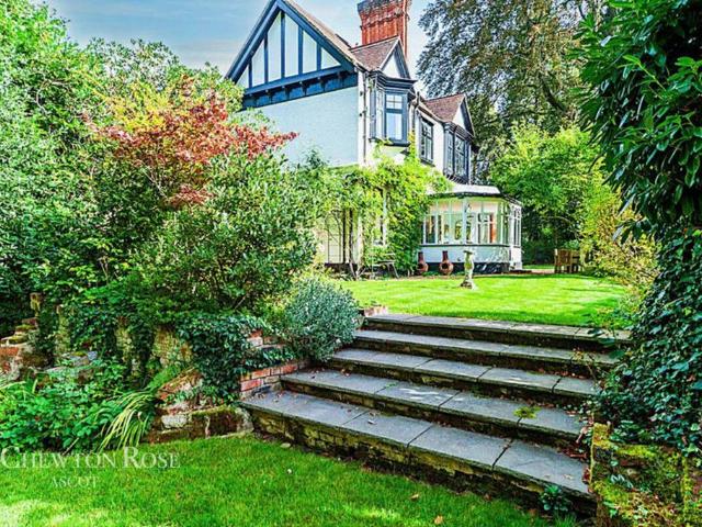 Flat for sale in Sunninghill and Ascot, Ascot