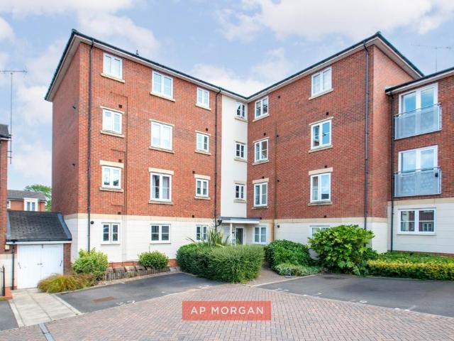 Flat for sale in Riverside, Redditch