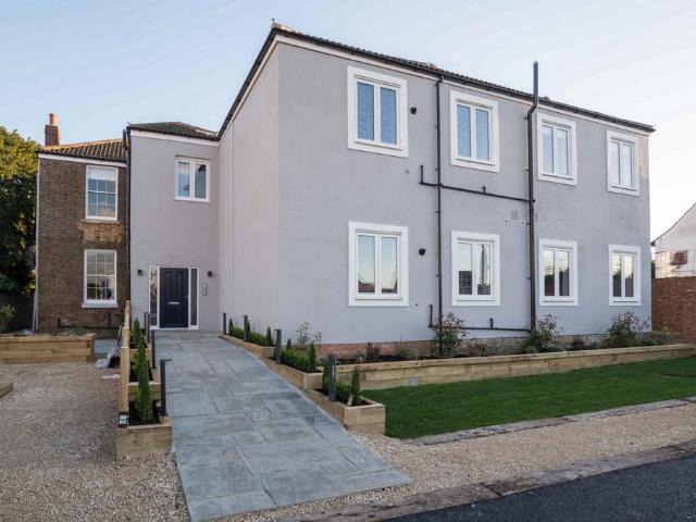Flat for sale in Middle Deal, Ash