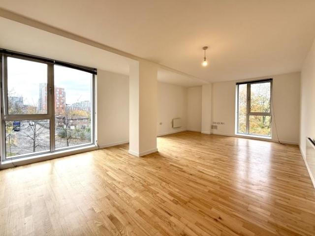Flat for sale in Georgia, Greater Manchester