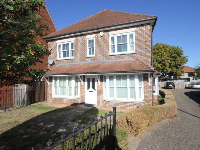 Flat for sale in Monks Risborough, Princes Risborough