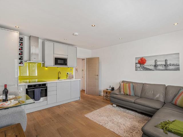 Flat for sale in Ratcliffe, Shadwell
