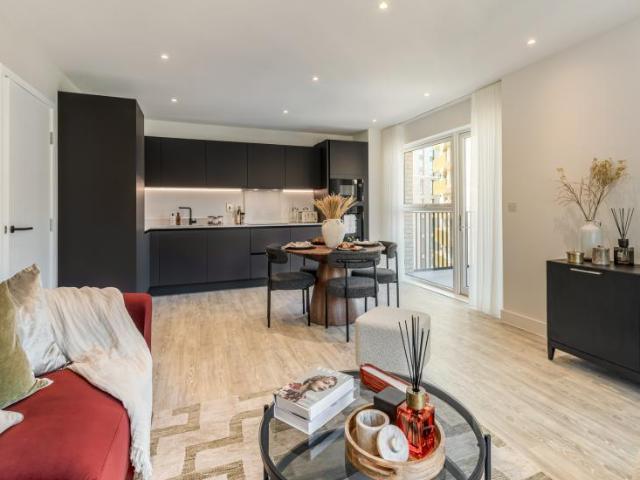 Flat for sale in London Borough of Hounslow, Strand