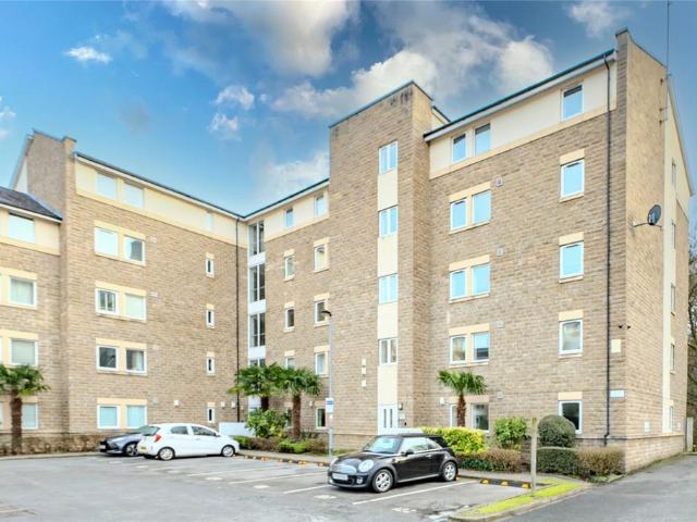 Flat for sale in Horsforth, West Yorkshire