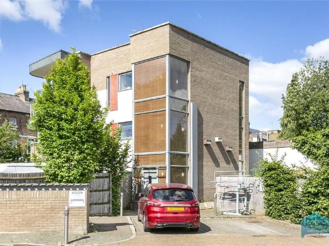 Flat for sale in New Barnet, Isle Of Man