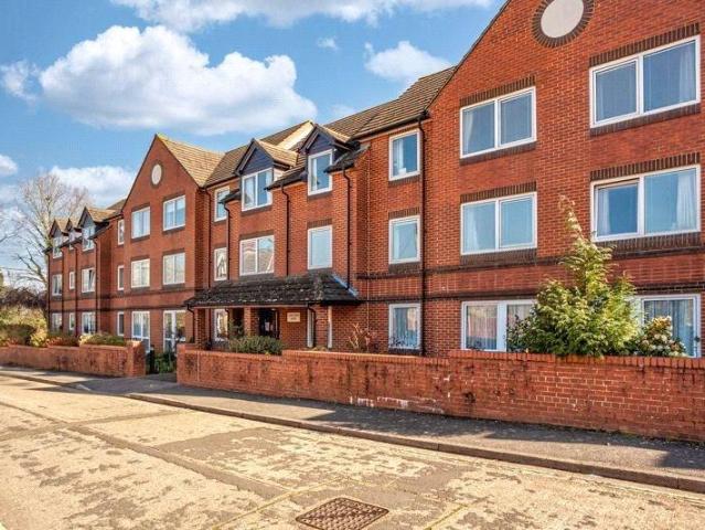 Flat for sale in Glynde, West Sussex