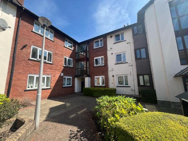 Flat for sale in Eccles, Salford