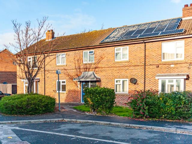 Flat for sale in Bell Farm, High Field