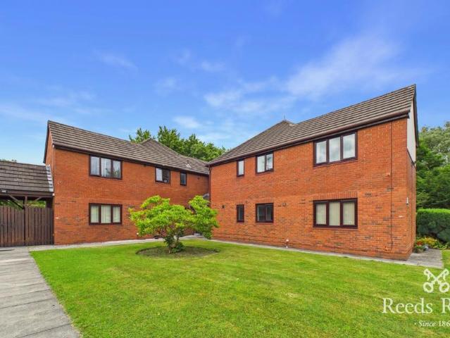 Flat for sale in Turpin Green, Firbank