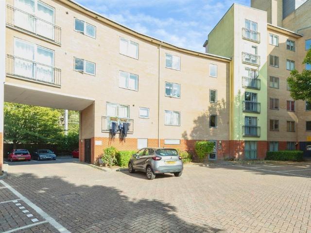 Flat for sale in Old Town, Shephall