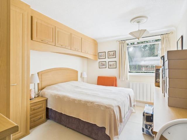Flat for sale in Sunninghill and Ascot, Ascot