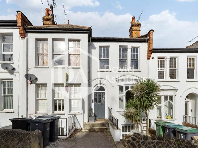 Flat for sale in Muswell Hill, Greater London