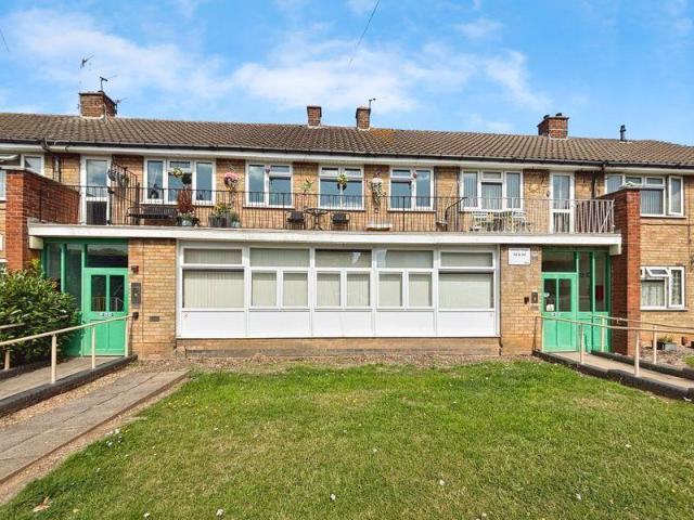 Flat for sale in Walsall, Leighswood