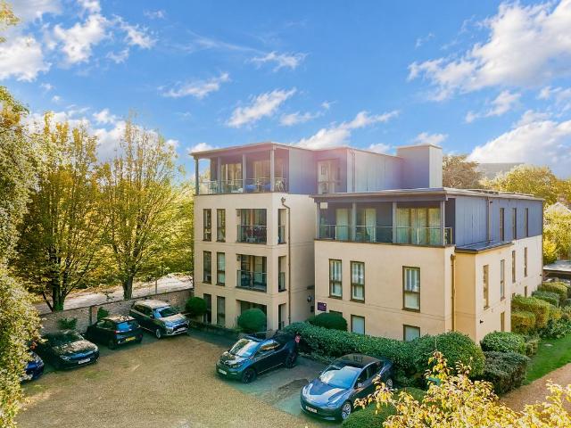 Flat for sale in Cambridge, Cambridgeshire and Peterborough