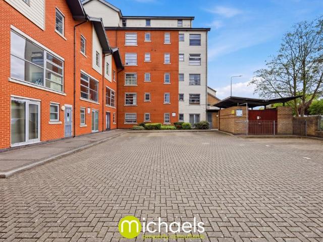 Flat for sale in Fordham Heath, Essex