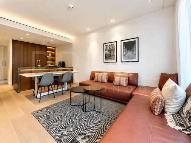 Flat for sale in St Clement Danes, Greater London