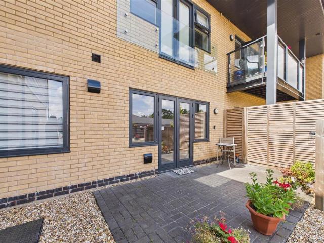 Flat for sale in Alverton, East Midlands