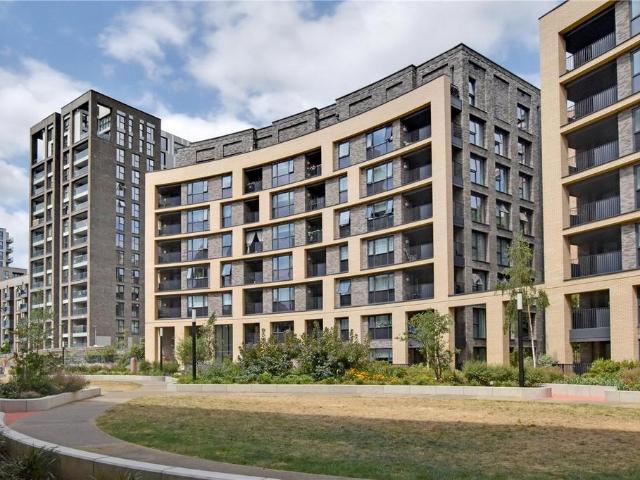 Flat for sale in London Borough of Lewisham, Deptford