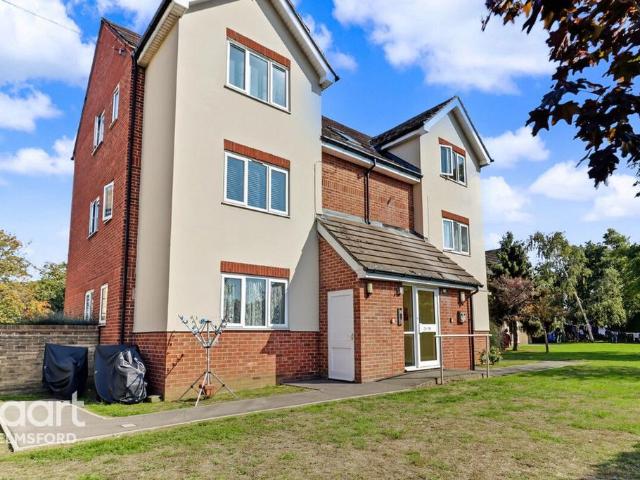 Flat for sale in Moulsham, Chelmsford
