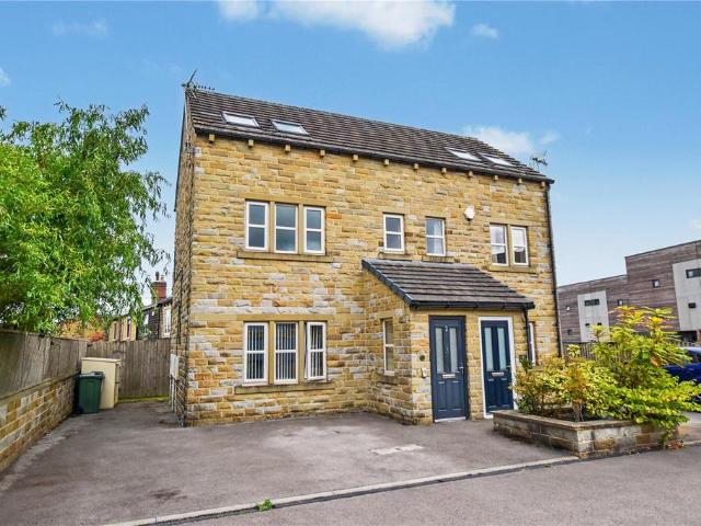 Flat for sale in Drighlington, Adwalton