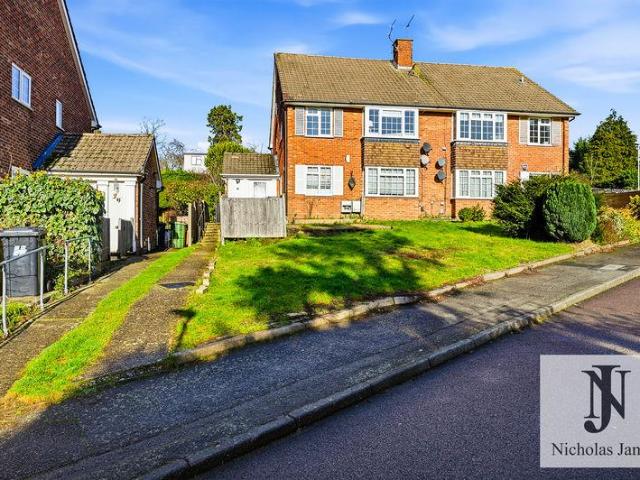 Flat for sale in Potters Bar, Isle Of Man