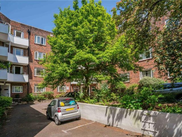 Flat for sale in Norbiton, Greater London