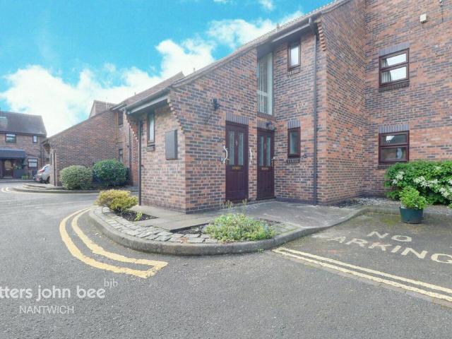 Flat for sale in Kingsbourne, Nantwich