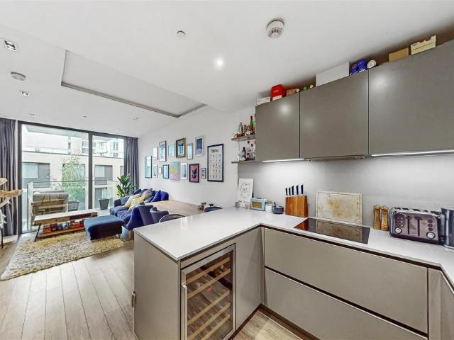 Flat for sale in St. George in the East, Whitechapel