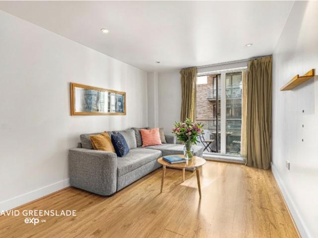 Flat for sale in Bromley-by-Bow, Poplar Grove