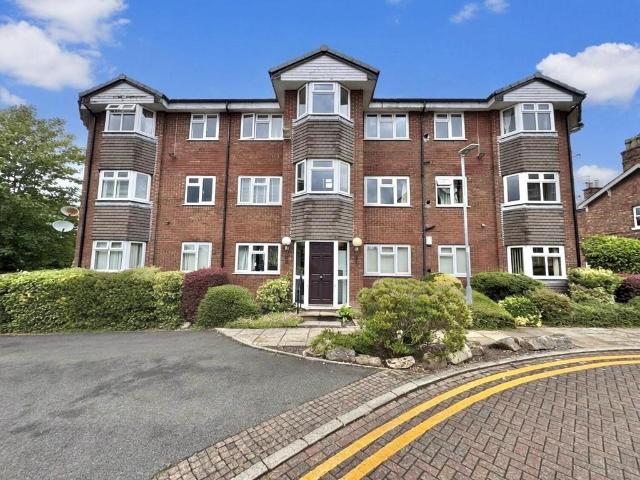 Flat for sale in Alderley Edge