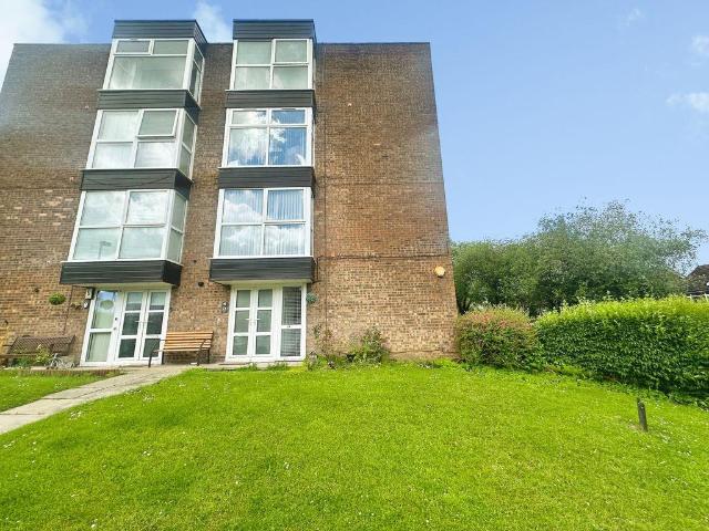 Flat for sale in Bury, Greater Manchester
