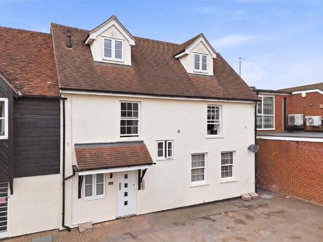 Flat for sale in Sawbridgeworth, Colliers End