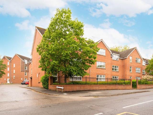 Flat for sale in Woodloes Park, Green Close