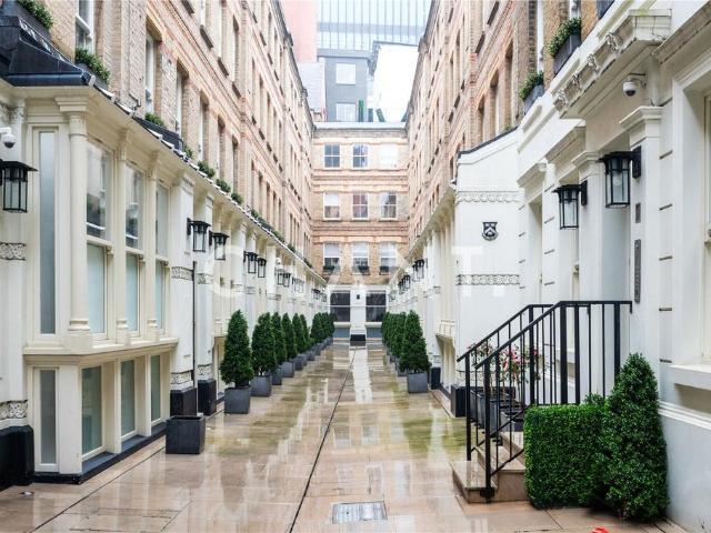 Flat for sale in Blackfriars, Lyons