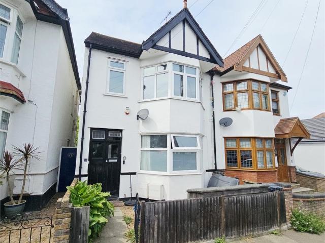 Flat for sale in Leigh-on-sea, Leigh-on-Sea