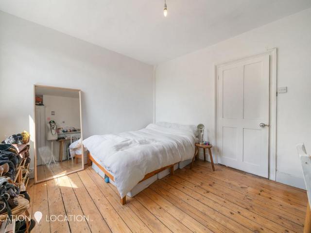 Flat for sale in West Hackney, Greater London