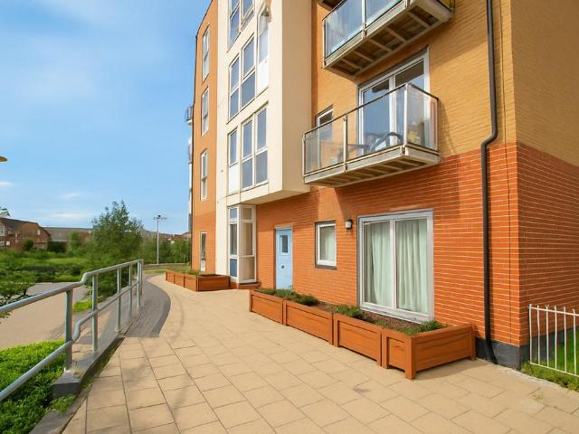 Flat for sale in Hythe, Colchester