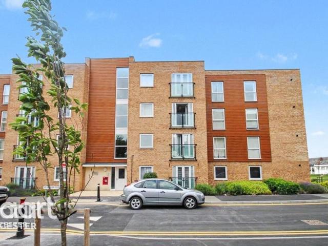 Flat for sale in Bede Island, Old Wharf