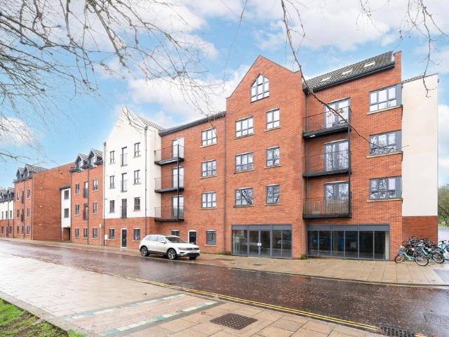 Flat for sale in Lakenham, East Bank
