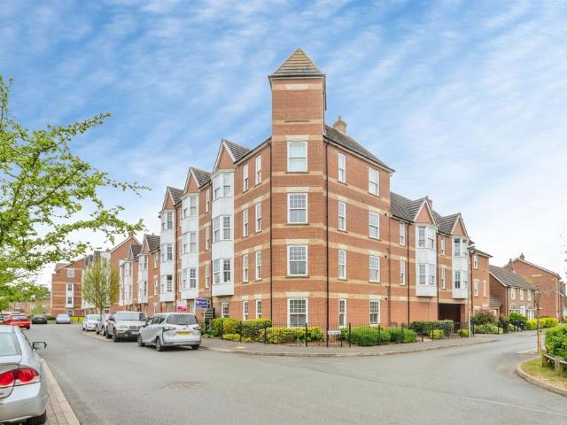 Flat for sale in Milton Keynes