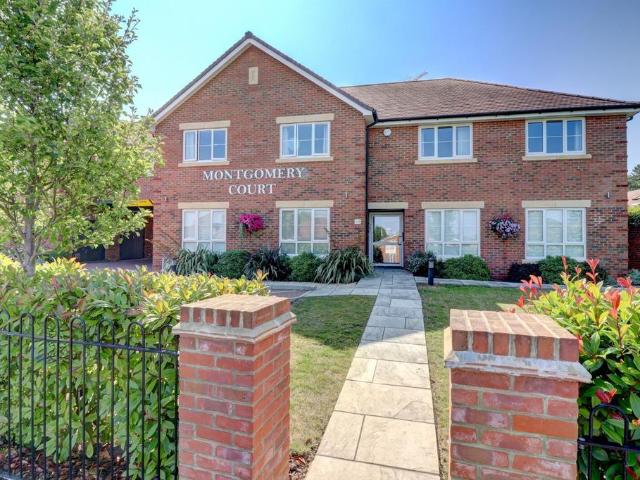 Flat for sale in Princes Risborough, Buckinghamshire